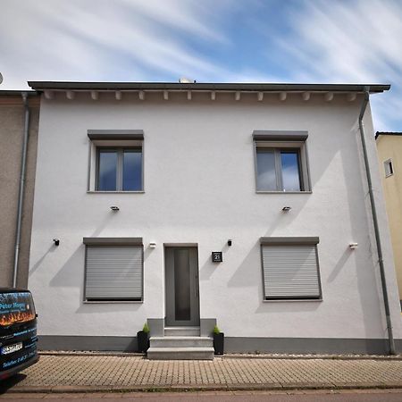 Modern Und Neu, Top Ausstattung Mit Kaffeevollautomat, 2X Netflix-Tv, Lueftungsanlage, Geschirrspueler Wallerfangen Exterior photo